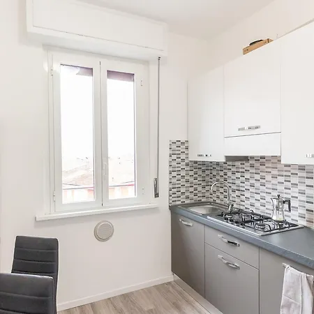 Alessia's Flat- Veneziano 2 * ميلان